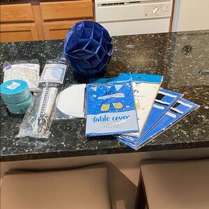 NEW!!! ASSORTMENT OF PARTY SUPPLIES/9 PIECES